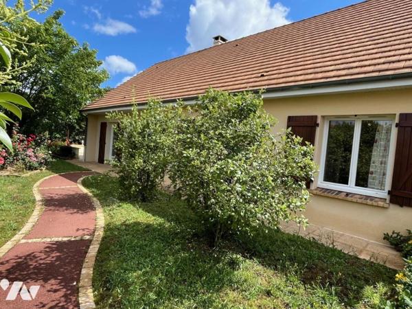 LA GUIERCHE Superbe pavillon de plain-pied sur 1173m², à 15 min du Mans