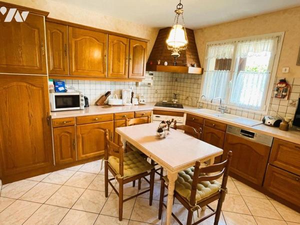LA GUIERCHE Superbe pavillon de plain-pied sur 1173m², à 15 min du Mans