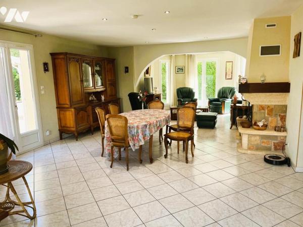 LA GUIERCHE Superbe pavillon de plain-pied sur 1173m², à 15 min du Mans
