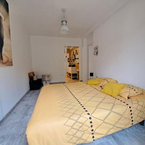 A VENDRE MAISON / 3 CHAMBRES / 2 BUREAUX / DEPENDANCE / GRAND JARDIN