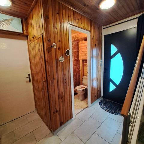 A VENDRE MAISON / 3 CHAMBRES / 2 BUREAUX / DEPENDANCE / GRAND JARDIN