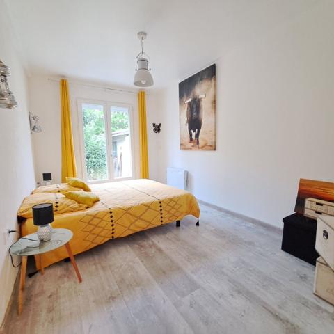 A VENDRE MAISON / 3 CHAMBRES / 2 BUREAUX / DEPENDANCE / GRAND JARDIN