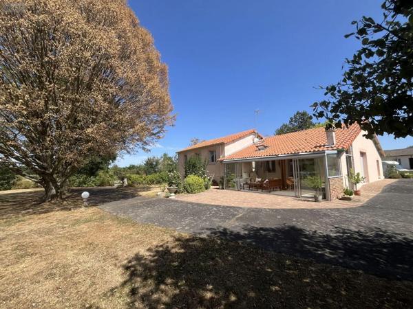 Achat - Maison Argentonnay 79150 5 pièces 170 m 2 8320 m 2
