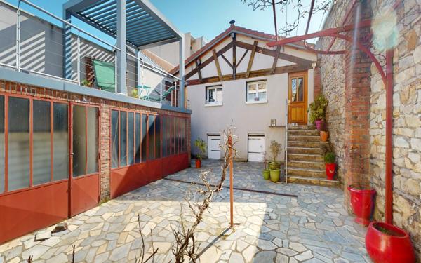 Maison à vendre    4 pièces •  Saint-Étienne