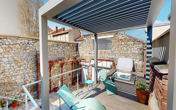 Maison à vendre    4 pièces •  Saint-Étienne