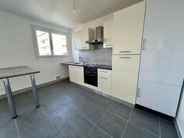 Appartement Poissy 3 pièce(s) 55 m2 €169 000 ** - Référence 8960