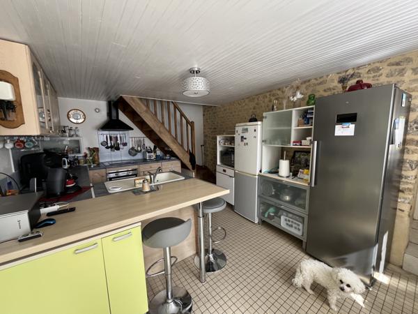 Airvault (79600) ref 94978 Secteur AIRVAULT Belle rénovation pour cette maison en pierres de 100m2 avec jardin et garage