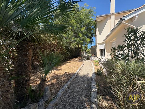 Maison à louer Blanquefort : 5 pièces, 156m² avec 4 chambre(s) à 2 200€ - AJP Immobilier Saint Andre de Cubzac
