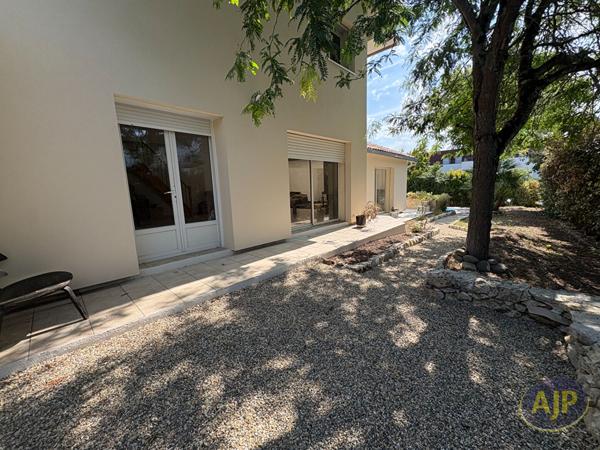 Maison à louer Blanquefort : 5 pièces, 156m² avec 4 chambre(s) à 2 200€ - AJP Immobilier Saint Andre de Cubzac