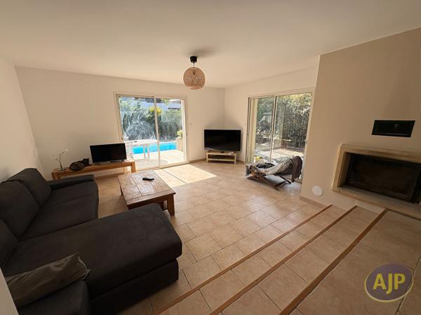 Maison à louer Blanquefort : 5 pièces, 156m² avec 4 chambre(s) à 2 200€ - AJP Immobilier Saint Andre de Cubzac