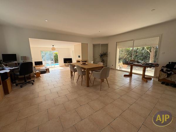 Maison à louer Blanquefort : 5 pièces, 156m² avec 4 chambre(s) à 2 200€ - AJP Immobilier Saint Andre de Cubzac