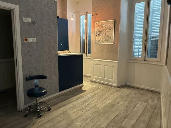 Local commercial 4 pièces T4 F4 60.8 m² à Moutiers 31 RUE CARDINALE 73600 à louer