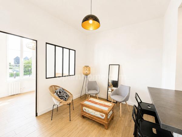 HONFLEUR – CHARMANT APPARTEMENT 2 PIÈCES DE 32 m2 - PLAIN PIED - COUR PRIVATIVE ET VUE SUR LE BASSIN
