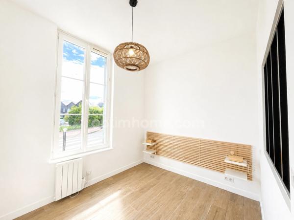 HONFLEUR – CHARMANT APPARTEMENT 2 PIÈCES DE 32 m2 - PLAIN PIED - COUR PRIVATIVE ET VUE SUR LE BASSIN