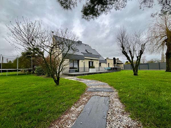 Maison à vendre à Taden proche Dinan- 5 pièces, 4 chambres, terrain de 1256m²