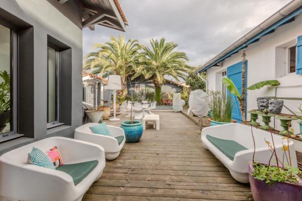 BIEN MIXTE AVEC LOCAL COMMERCIAL ET HABITATION À ANGRESSE