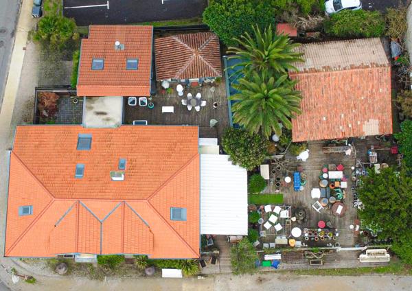 BIEN MIXTE AVEC LOCAL COMMERCIAL ET HABITATION À ANGRESSE