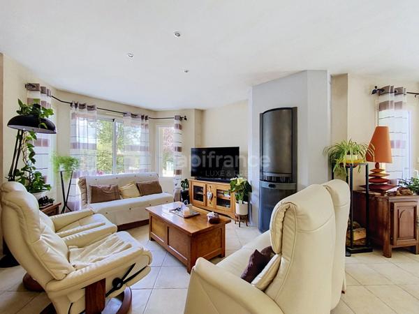 Maison à vendre 7 pièces SAINT AVERTIN (37) avec jardin et double garage