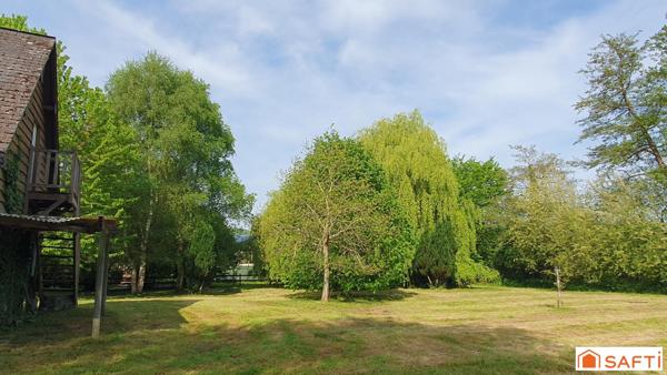 Très beau terrain arboré - Grand bâtiment