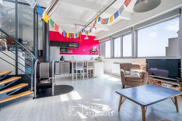 Dernier étage avec rooftop et vue époustouflante