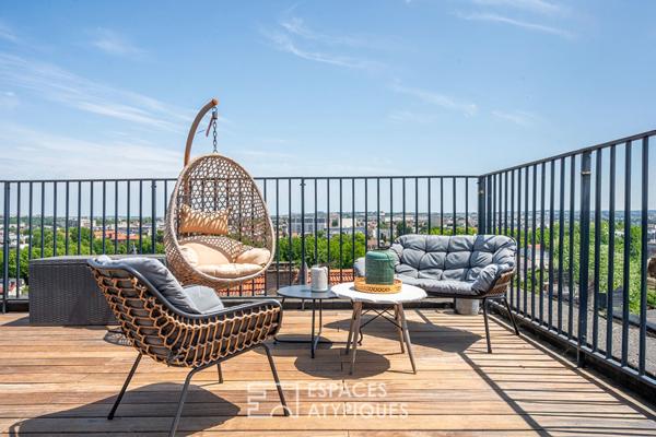 Dernier étage avec rooftop et vue époustouflante