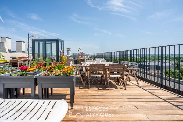 Dernier étage avec rooftop et vue époustouflante