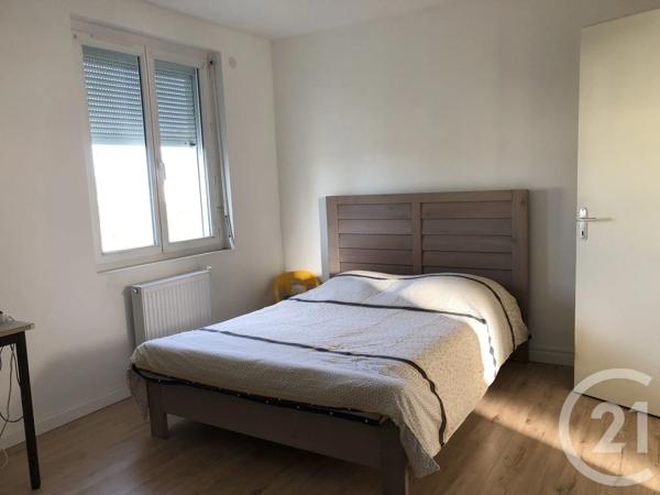 Maison à vendre  5 pièces - 83 m 2   SAINTES  - 17