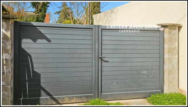 Maison PLAIN-PIED 110,23 M² - 6 pièces - 3 chambres + Mezzanine -Garage - Piscine neuve - PARCELLE 949 M² SEGOUFIELLE (32)