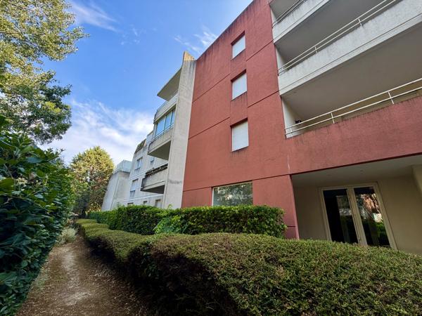– Appartement T3 de 60,90 m² + Loggia 16,20 m²