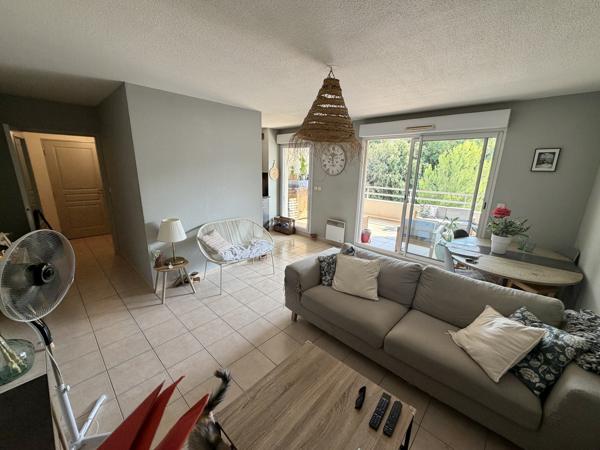 – Appartement T3 de 60,90 m² + Loggia 16,20 m²