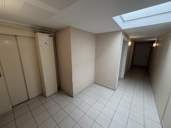 – Appartement T3 de 60,90 m² + Loggia 16,20 m²