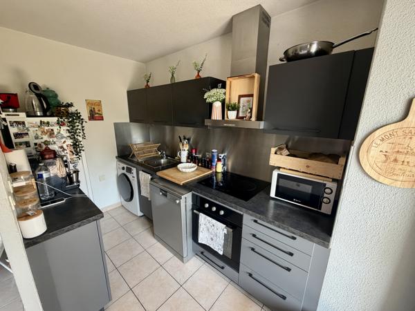 – Appartement T3 de 60,90 m² + Loggia 16,20 m²