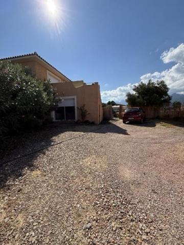 Vente / Maison mitoyenne à Sari-Solenzara (20145)
