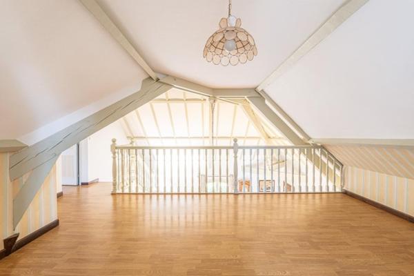 Vente / Maison d'architecte à Buros (64160)