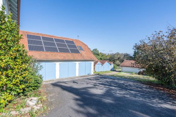 Vente / Maison d'architecte à Buros (64160)