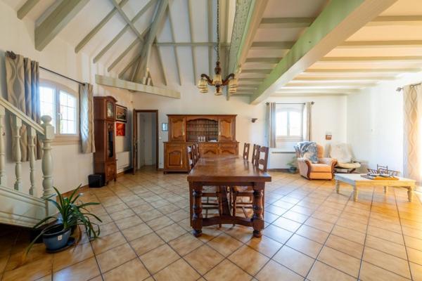 Vente / Maison d'architecte à Buros (64160)