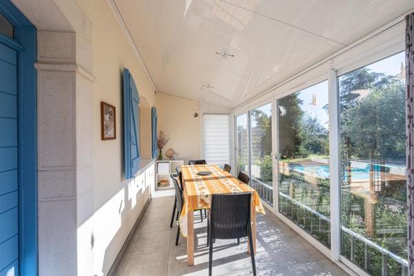 Vente / Maison d'architecte à Buros (64160)