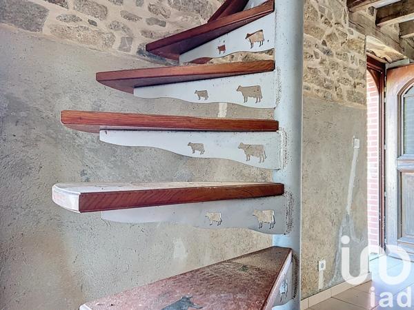 Maison 7 pièces de 155 m² à Chamboulive (19450)