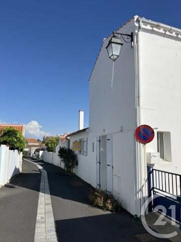 Maison à vendre  4 pièces - 91,58 m 2   LE FENOUILLER  - 85