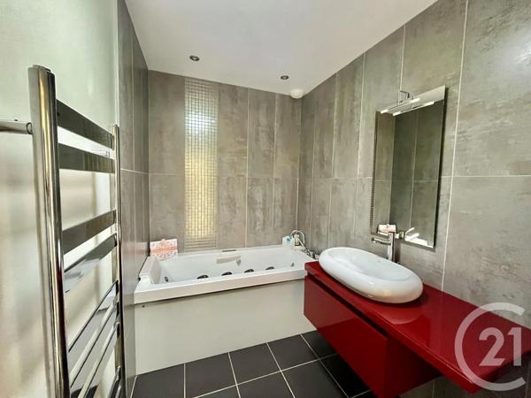 Maison à vendre  4 pièces - 91,58 m 2   LE FENOUILLER  - 85