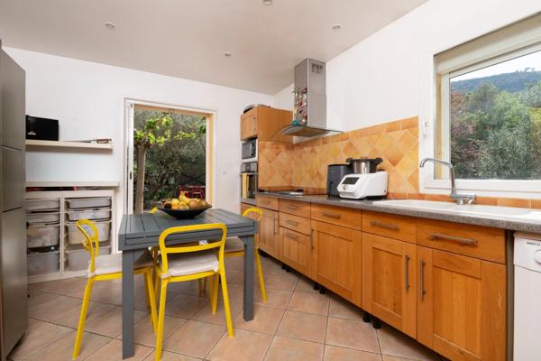 Maison à vendre 7 pièces SOLLIES TOUCAS (83)