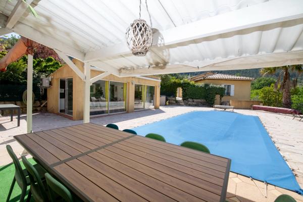 Maison à vendre 7 pièces SOLLIES TOUCAS (83)