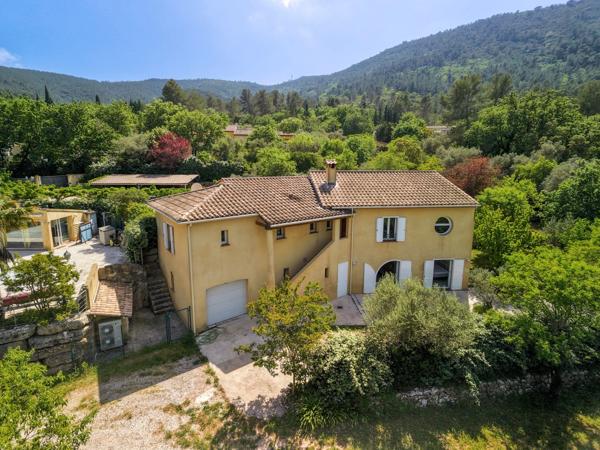Maison à vendre 7 pièces SOLLIES TOUCAS (83)