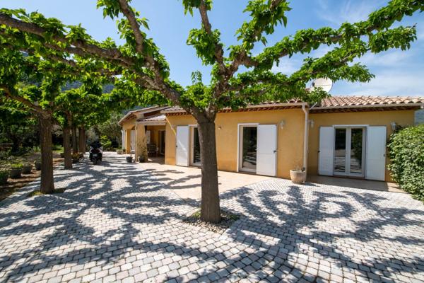 Maison à vendre 7 pièces SOLLIES TOUCAS (83)