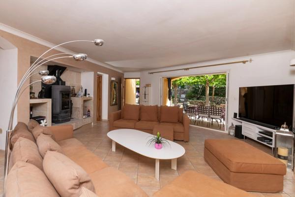 Maison à vendre 7 pièces SOLLIES TOUCAS (83)