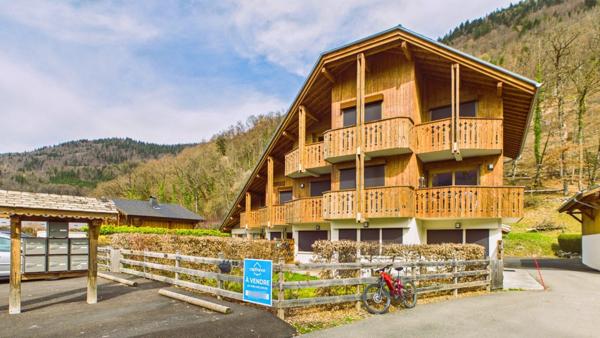Haute Savoie (74), à vendre SAMOENS - Domaine skiable Grand Massif - Appartement T4 93 m²