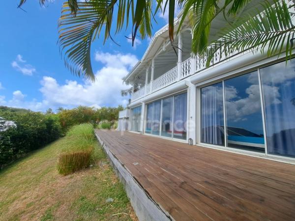 PROPRIÉTÉ D'EXCEPTION AVEC VUE DÉGAGÉE, PISCINE ET JACUZZI