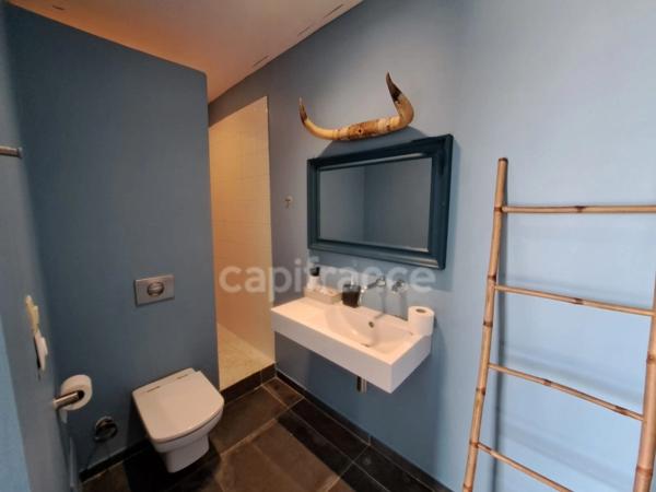 PROPRIÉTÉ D'EXCEPTION AVEC VUE DÉGAGÉE, PISCINE ET JACUZZI