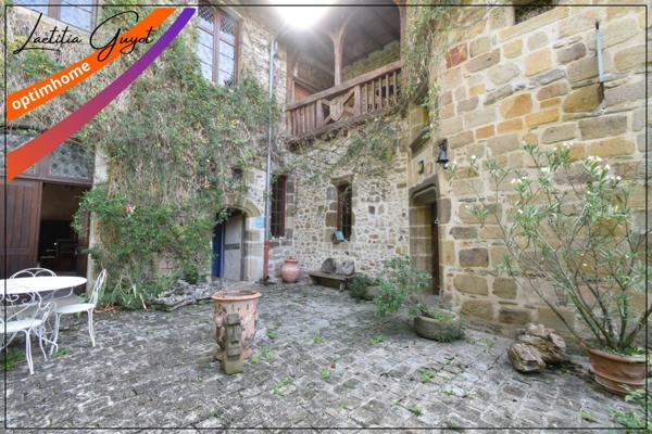 Maison de caractère « Maison du Pèlerin » avec vue sur la prieurale et jardin arboré – Souvigny (03210)