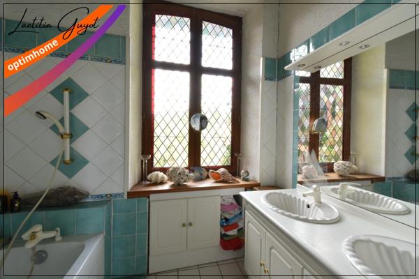 Maison de caractère « Maison du Pèlerin » avec vue sur la prieurale et jardin arboré – Souvigny (03210)